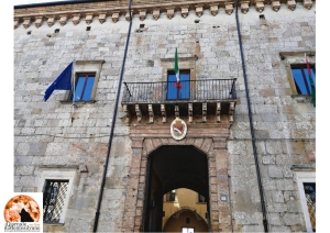 Atri, insulto 'intercettato' a fine consiglio comunale. Presidente si scusa con il mondo della disabilità.