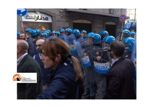 Napoli, scontri nella protesta che vuole Italia fuori dalla NATO