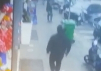 Napoli. Noemi, "una ferita di guerra" - video