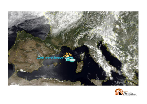 Temporali e nuvolosità, diminuzione delle temperature.