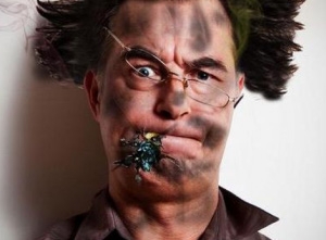 Sigaretta elettronica gli esplode in bocca perde 7 denti e resta sfigurato