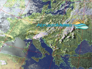 Vento e grandine in Abruzzo.