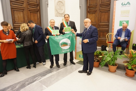 Fossacesia, premiata con la bandiera verde agricoltura 2018