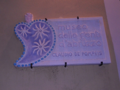 foto della targa del museo