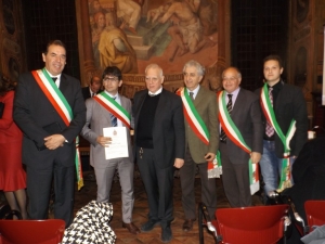 Fossacesia. sindaco Enrico Di Giuseppantonio serto di pace 2015.