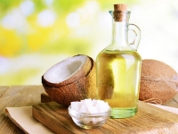 Olio di cocco, falso "dimagrante" più nocivo del burro