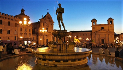L'Aquila. “Italia ante Covid” a Piazza Duomo