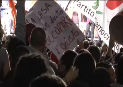 Napoli Scontri al corteo anti-Renzi, agenti feriti