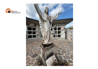 Elice, vandali al cimitero. Danneggiata statua di Cristo redentore.