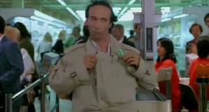 Scena del film Il mostro Benigni