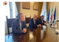 Masci sul festival: L'immagine di Pescara sotto il cappello dannunziano.