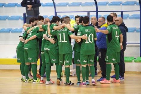 Allenatore Ricci con la squadra