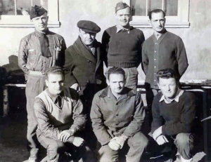 Fioravante Tenisci nel “campo di concentramento” di Petawawa (è il primo in piedi da sinistra)