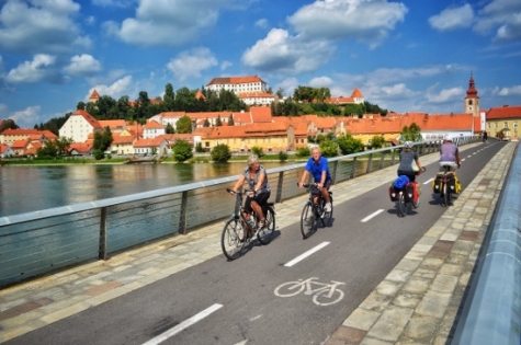 Turismo in bicicletta, vale 3mld di euro