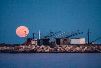 Giulianova,  “Il mare ha il giro lento…”.