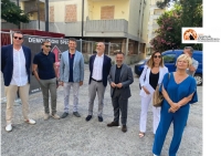 Pescara. È iniziata questa mattina in via Lago di Borgiano la demolizione dei palazzi in degrado