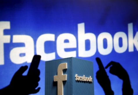 Foto profilo Facebook, è reato mettere quella di un altro