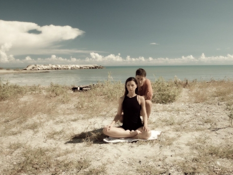 Amore tra escort e scultore nel film di Capece