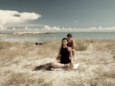 Amore tra escort e scultore nel film di Capece