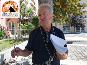 Di Stefano scorsa volta legato ad un alberod el centro