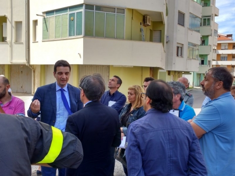 Sindaco Maragno insieme ai residenti di Via Lazio