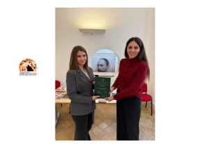 Centro Studi Il Cenacolo premia con la borsa di studi una laureata di Moscufo.