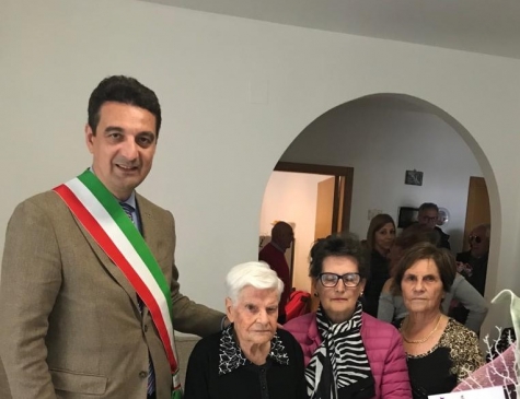 Montesilvano, auguri Jolanda, 100 anni a contrada Trave
