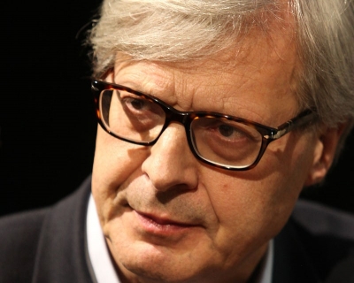 M5S deposita lista. Di Maio a Acerra diretto scontro con Sgarbi