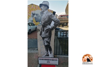 Natale di sangue. Casapound porta D'Annunzio nelle piazze d'Italia.