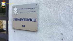 Lodi. Prendeva stipendio da insegnante, sempre assente: faceva avvocato in Calabria.