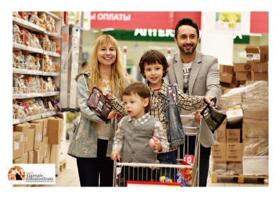 Covid, dal primo maggio addio green pass e mascherine al supermercato