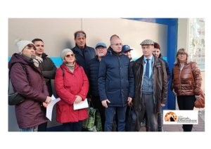 Pescara Sud. Lavori fermi e raccolta differenziata nel caos: sit in residenti di via Mazzarino.