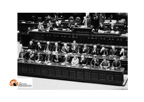 Meloni al Pd: "Fate macumbe ma non ci riuscite, dovreste fare un corso di riti vudù"