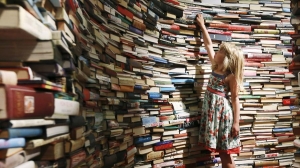 Pescara. Menabò-D'Abruzzo dona libri alla Biblioteca provinciale