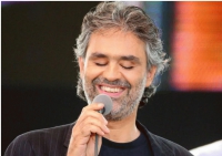 Andrea Bocelli si complimenta per il Carnevale virtuale di Carnevalando 2021.