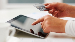 Finlandia/vendite dell'orrore. On line le "giacche del genocidio" dell'ex Jugoslavia.