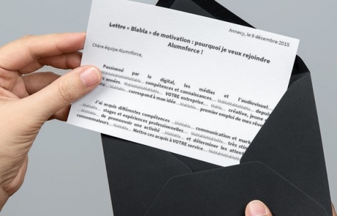 Lavoro Riempie il curriculum di 'bla bla bla' e viene assunto a tempo indeterminato