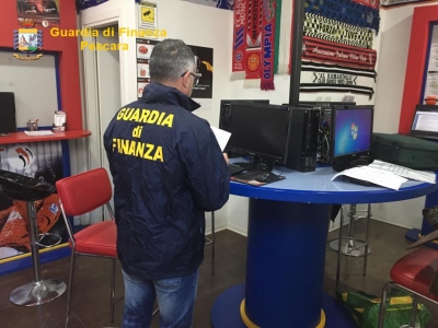 Pescara, sequestrata sala scommesse abusiva