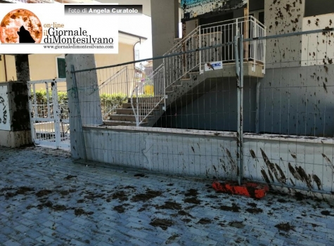 palazzina di Viale Europa questa mattina