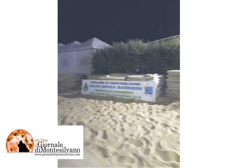 foto dello stato dei luoghi della spiaggia libera per disabili smantellata