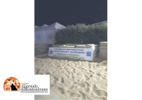 foto dello stato dei luoghi della spiaggia libera per disabili smantellata