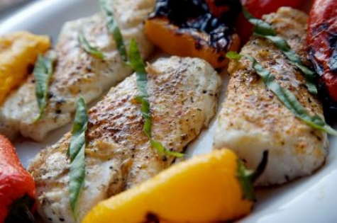 Capodanno, pesce azzurro nei ristoranti. Ecco la ricetta più gettonata.