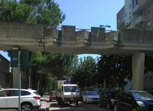 Giulianova/Annunziata. Demolizione passerelle aeree in zona PEEP