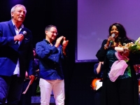 Edizione passata, nella foto gloria gaynor riceveil premio