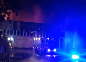 Teramo, incendio Righetti, eternit imploso nel capannone.