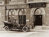 Rolls Royce compie 110 anni