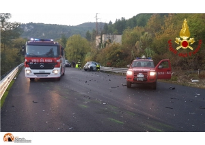 Incidente tra auto e camion in autostrada