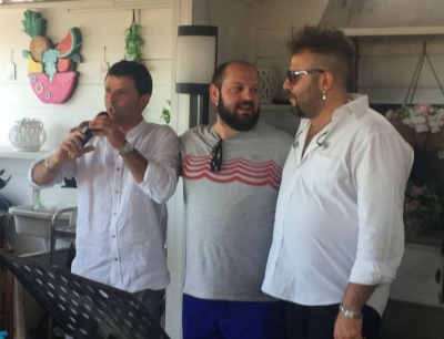 Montesilvano. Simone Pavone sul pontile Maastricht con La forza della parola- Musica d'Autore.