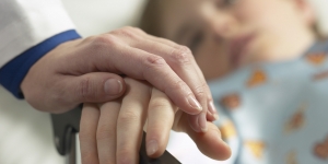 Belgio. Eutanasia su bambino. Il dibattito tra Radicali e Cei