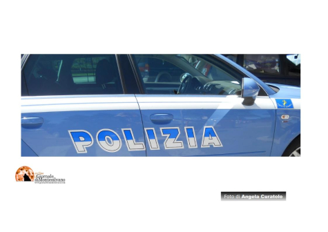 Pescara. Ruba registratore di cassa in un negozio, la polizia lo identifica grazie a una maglia azzurra.